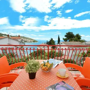 House Juretic - 50 M From The Apartament